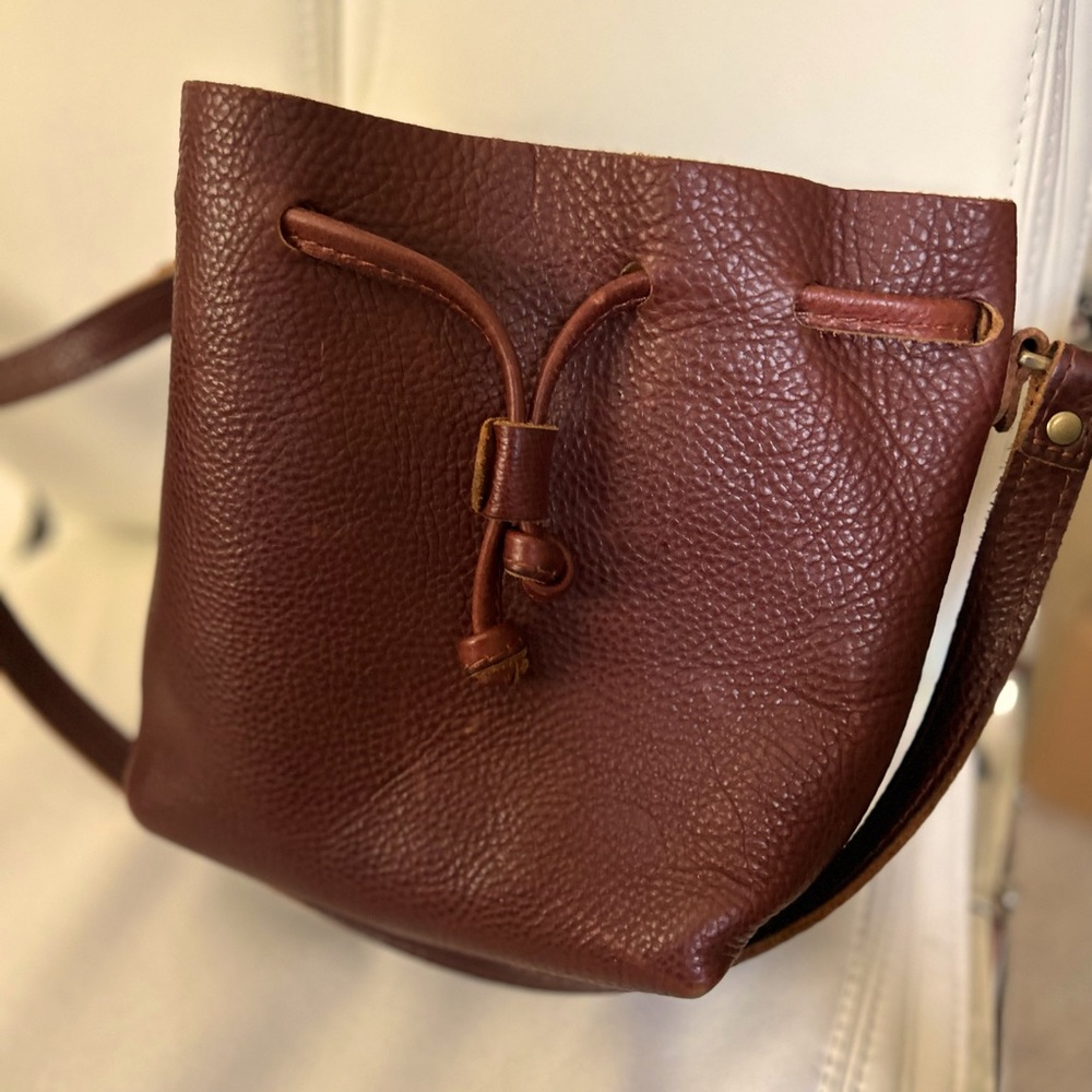 Super cute small nutmeg bucket…used once, just like new.